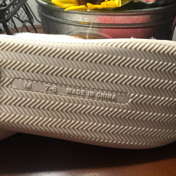 NWT - Studio 1886 Space dyed slippers - Size M (7-8) in red - Picture 4 of 6